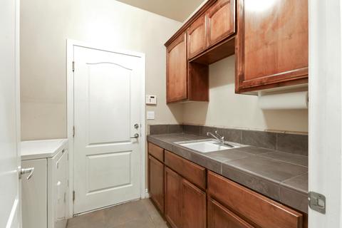 3420 E Feemster Ave, Visalia, CA 93292 photo 22