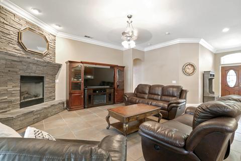 3420 E Feemster Ave, Visalia, CA 93292 photo 10