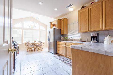 3746 E Stapp Ct, Visalia, CA 93292 photo 4
