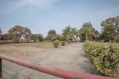 3036 E Tulare Ave, Tulare, CA 93274 photo 3