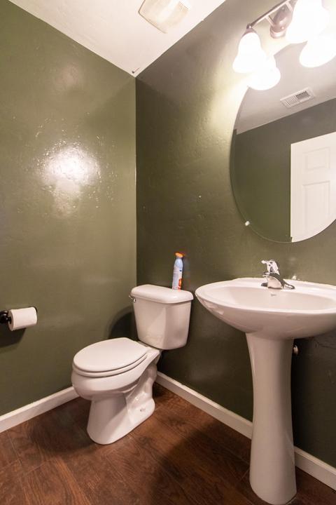 2601 E Parkview Ave, Visalia, CA 93292 photo 6