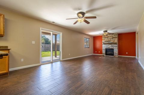 2601 E Parkview Ave, Visalia, CA 93292 photo 13