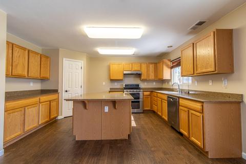 2601 E Parkview Ave, Visalia, CA 93292 photo 7