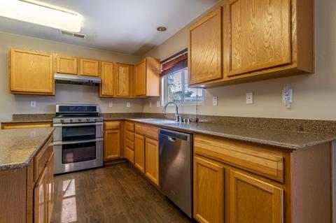 2601 E Parkview Ave, Visalia, CA 93292 photo 11