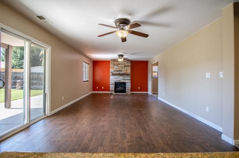 2601 E Parkview Ave, Visalia, CA 93292 photo 12