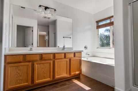 2601 E Parkview Ave, Visalia, CA 93292 photo 23