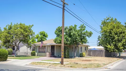 1396 E Sequoia Ave, Tulare, CA 93274 photo 1