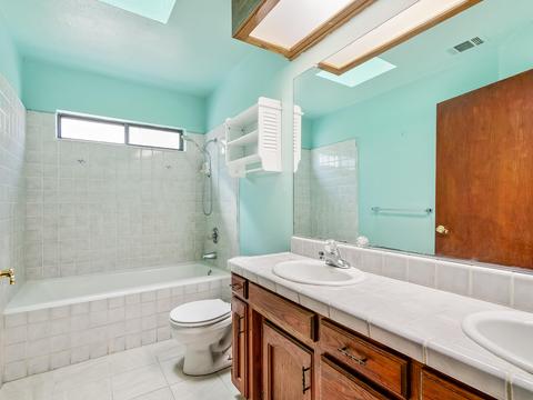 539 E Vine Ct, Visalia, CA 93292 photo 14
