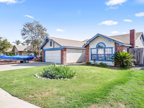 539 E Vine Ct, Visalia, CA 93292 photo 2