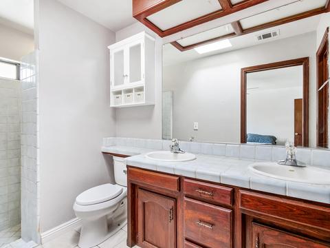 539 E Vine Ct, Visalia, CA 93292 photo 17