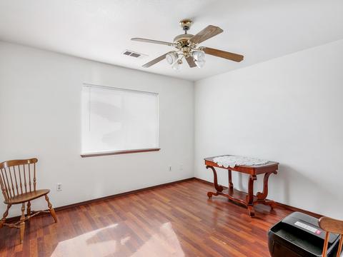 539 E Vine Ct, Visalia, CA 93292 photo 11
