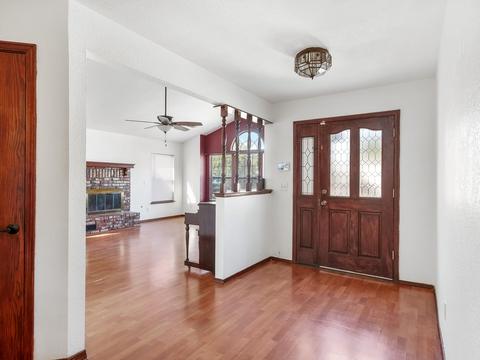 539 E Vine Ct, Visalia, CA 93292 photo 4