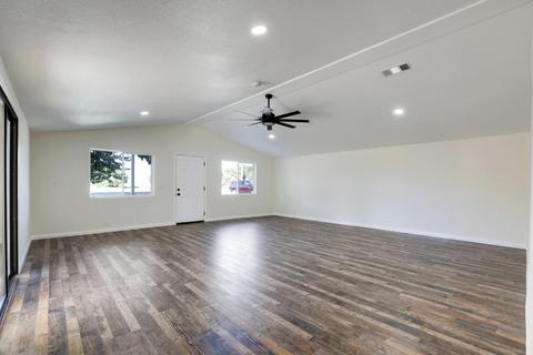 664 Vine St, Lemoore, CA 93245 photo 11