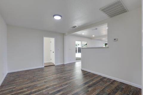 664 Vine St, Lemoore, CA 93245 photo 17