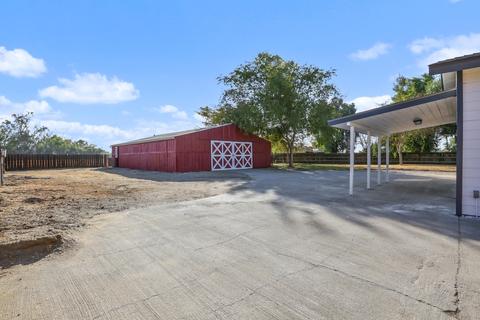 664 Vine St, Lemoore, CA 93245 photo 30