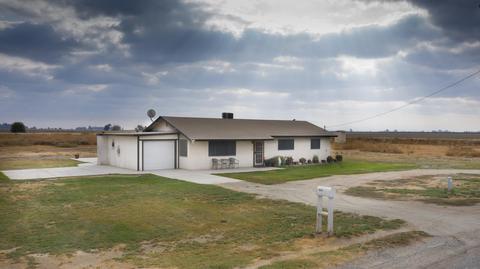 18433 Kent Ave, Lemoore, CA 93245 photo 1