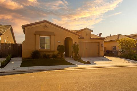 3730 Griffith Ave, Clovis, CA 93619 photo 2