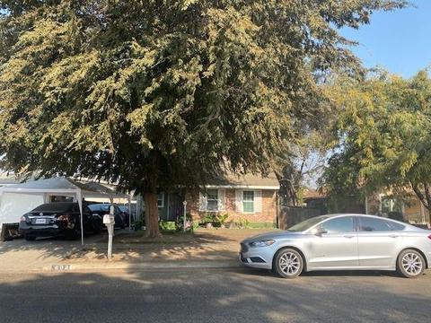 608 E Inyo Ave, Tulare, CA 93274 photo 2