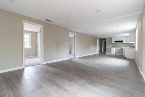 323 N E St, Exeter, CA 93221 photo 5