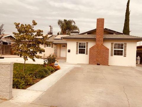 938 Avocado Dr, Lemoore, CA 93245 photo 2