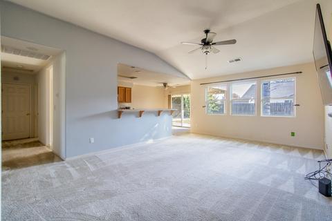 4019 E Hillcrest Ave, Visalia, CA 93292 photo 5