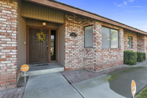 329 E Burlwood Ln, Lemoore, CA 93245 photo 5