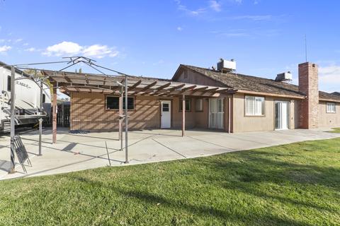 329 E Burlwood Ln, Lemoore, CA 93245 photo 38