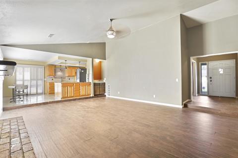 329 E Burlwood Ln, Lemoore, CA 93245 photo 16