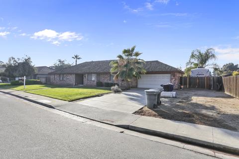 329 E Burlwood Ln, Lemoore, CA 93245 photo 3