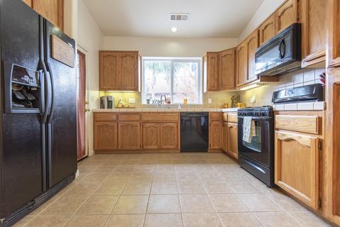 1241 E Mesa Ct, Visalia, CA 93292 photo 6