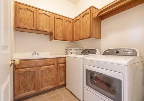 1241 E Mesa Ct, Visalia, CA 93292 photo 13