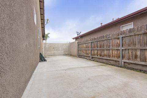 1241 E Mesa Ct, Visalia, CA 93292 photo 16