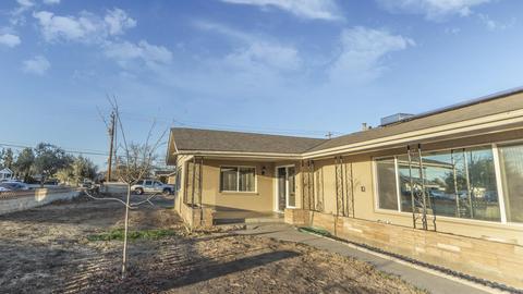 610 Hill St, Lemoore, CA 93245 photo 2
