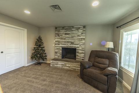 610 Hill St, Lemoore, CA 93245 photo 5