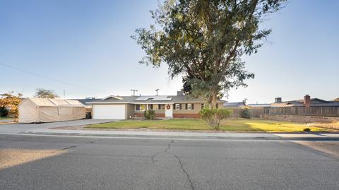 351 W Spring Ln, Lemoore, CA 93245 photo 1