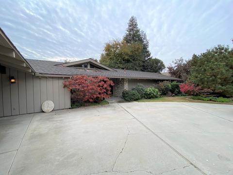 525 E Chevy Chase Dr, Tulare, CA 93274 photo 8