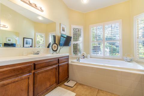 1214 N Carolina Ave, Clovis, CA 93619 photo 24