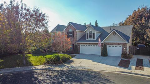 1214 N Carolina Ave, Clovis, CA 93619 photo 2