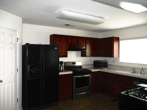 2214 E Victor Ave, Visalia, CA 93292 photo 3