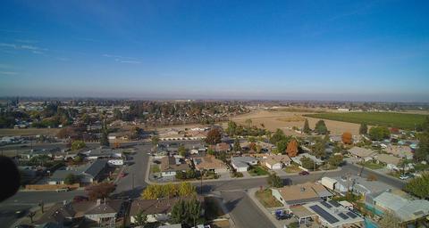208 Plum Dr, Exeter, CA 93221 photo 9