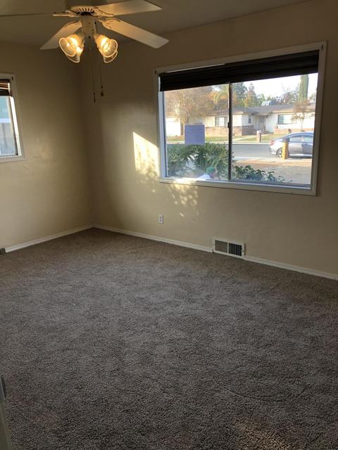 283 E Sandra Ave, Tulare, CA 93274 photo 6