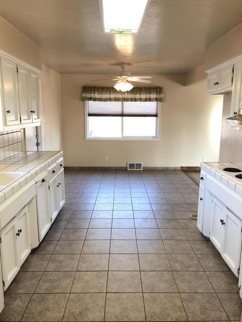 283 E Sandra Ave, Tulare, CA 93274 photo 3