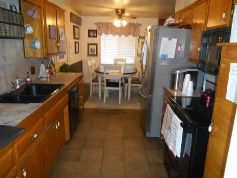 528 E Sandra Ave, Tulare, CA 93274 photo 3