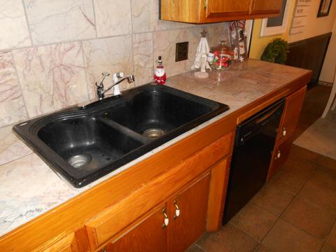528 E Sandra Ave, Tulare, CA 93274 photo 4