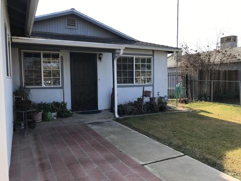 1499 E Dianna Ave, Pixley, CA 93256 photo 2
