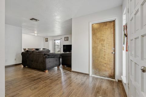 1733 E Cross Ave, Tulare, CA 93274 photo 4