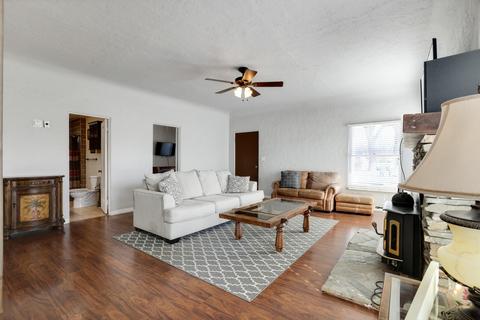216 N C St, Exeter, CA 93221 photo 6