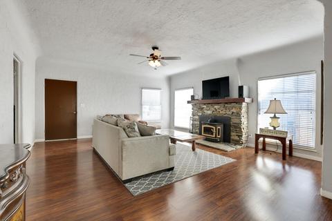 216 N C St, Exeter, CA 93221 photo 5