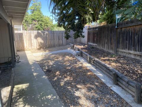 1016 E Ferguson Ave, Visalia, CA 93291 photo 41
