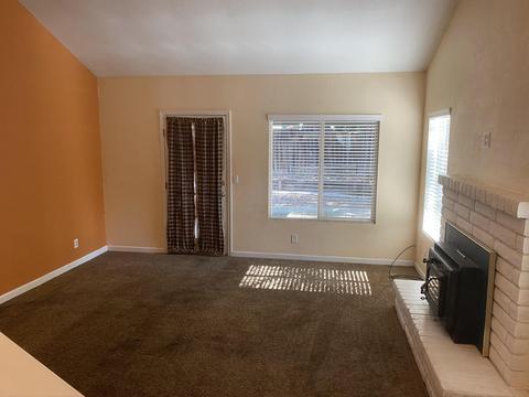1016 E Ferguson Ave, Visalia, CA 93291 photo 21